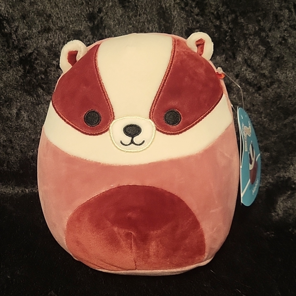 🆕️ Squishmallows 7.5" Matias the Badger